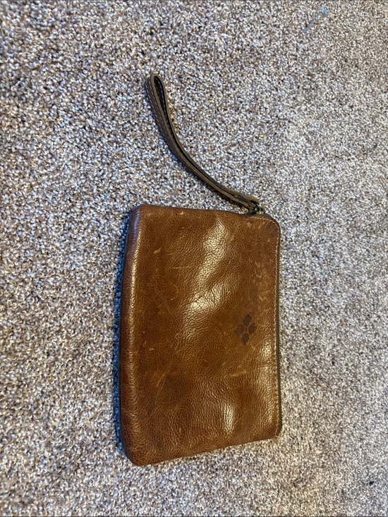 Patricia Nash Handbags - Patricia Nash Brown Leather Wristlet Clutch